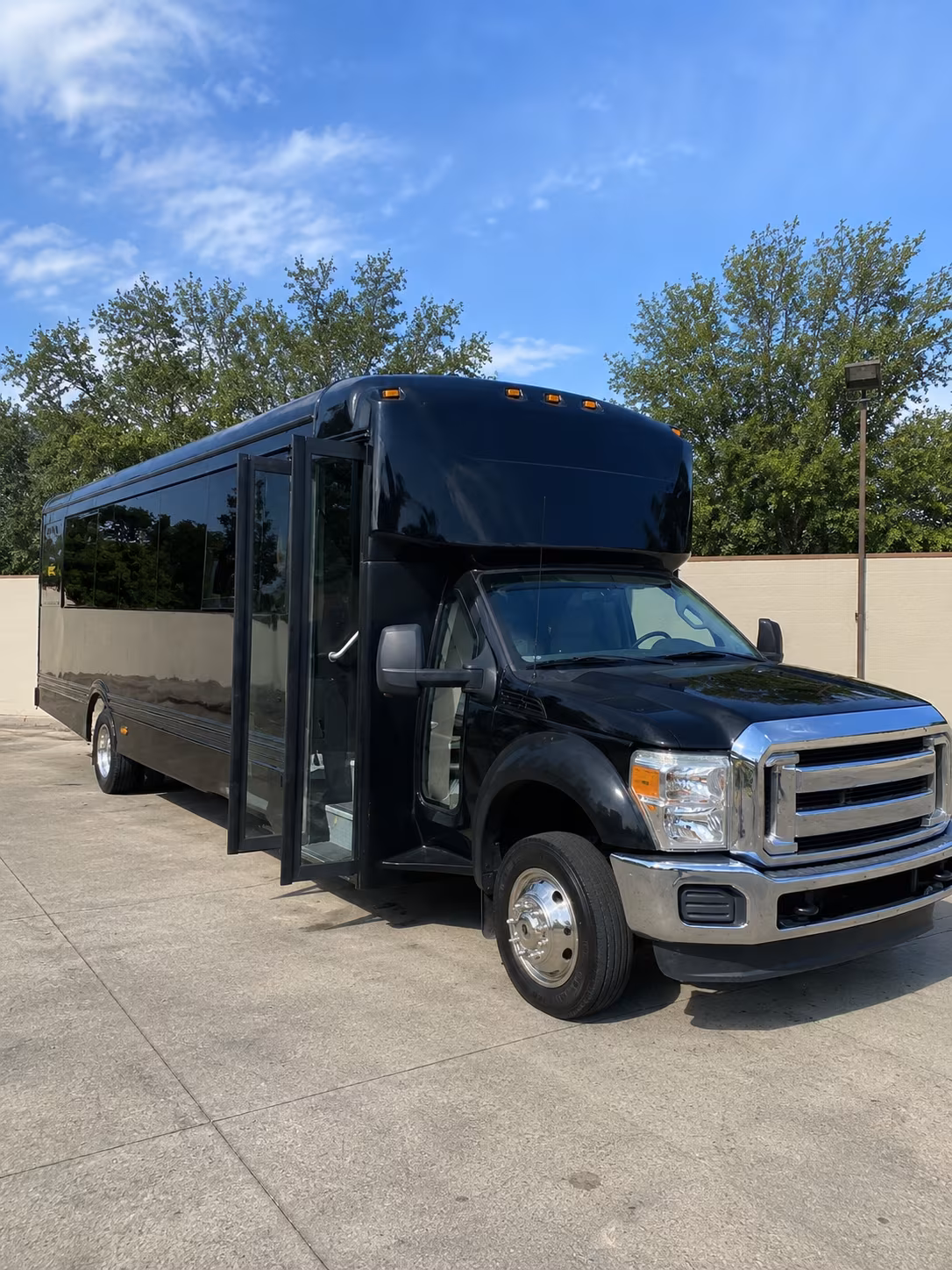 broken arrow 20 passenger party bus