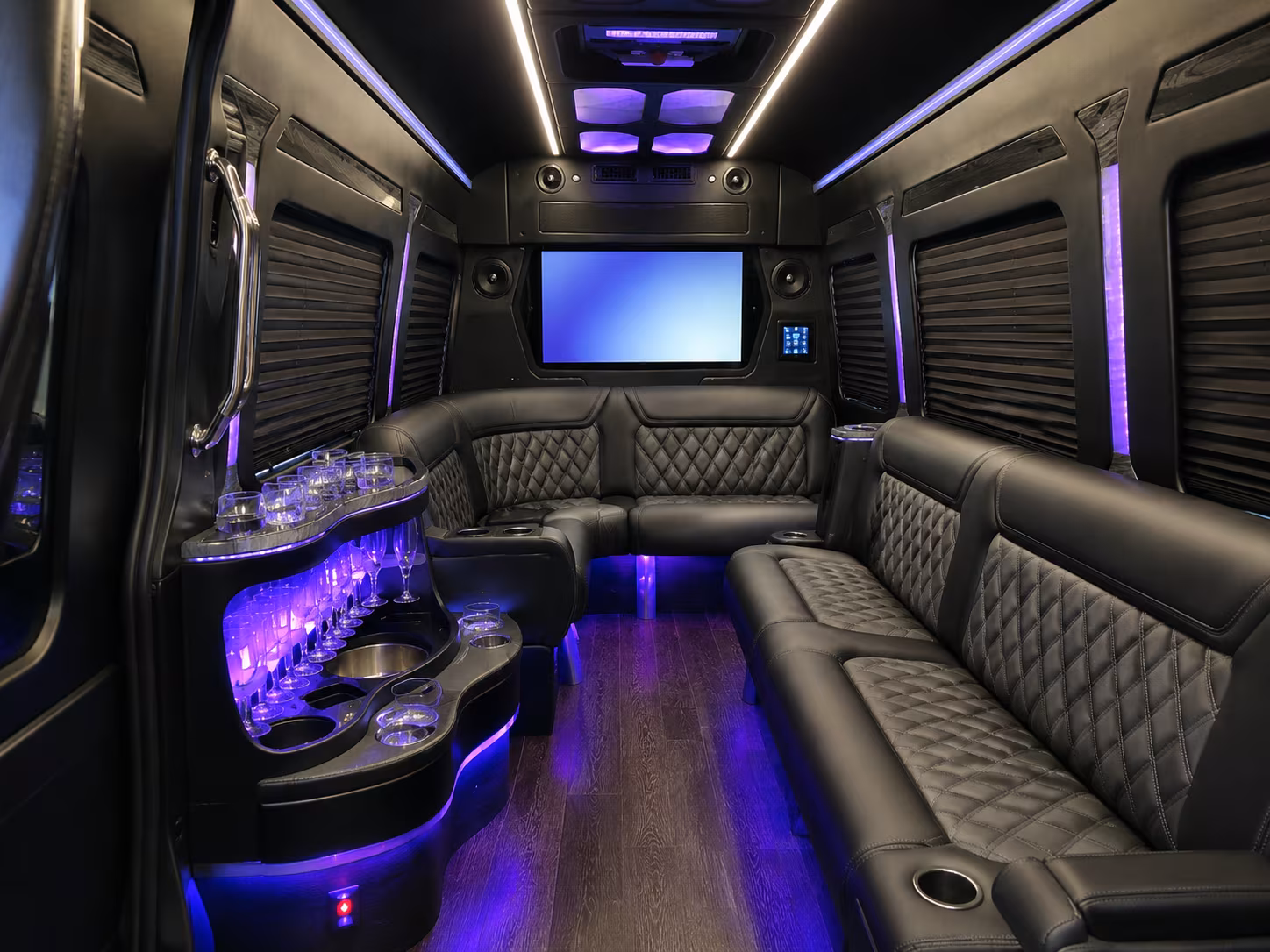 bus rentals for trade shows and large scale corporate events near broken arrow