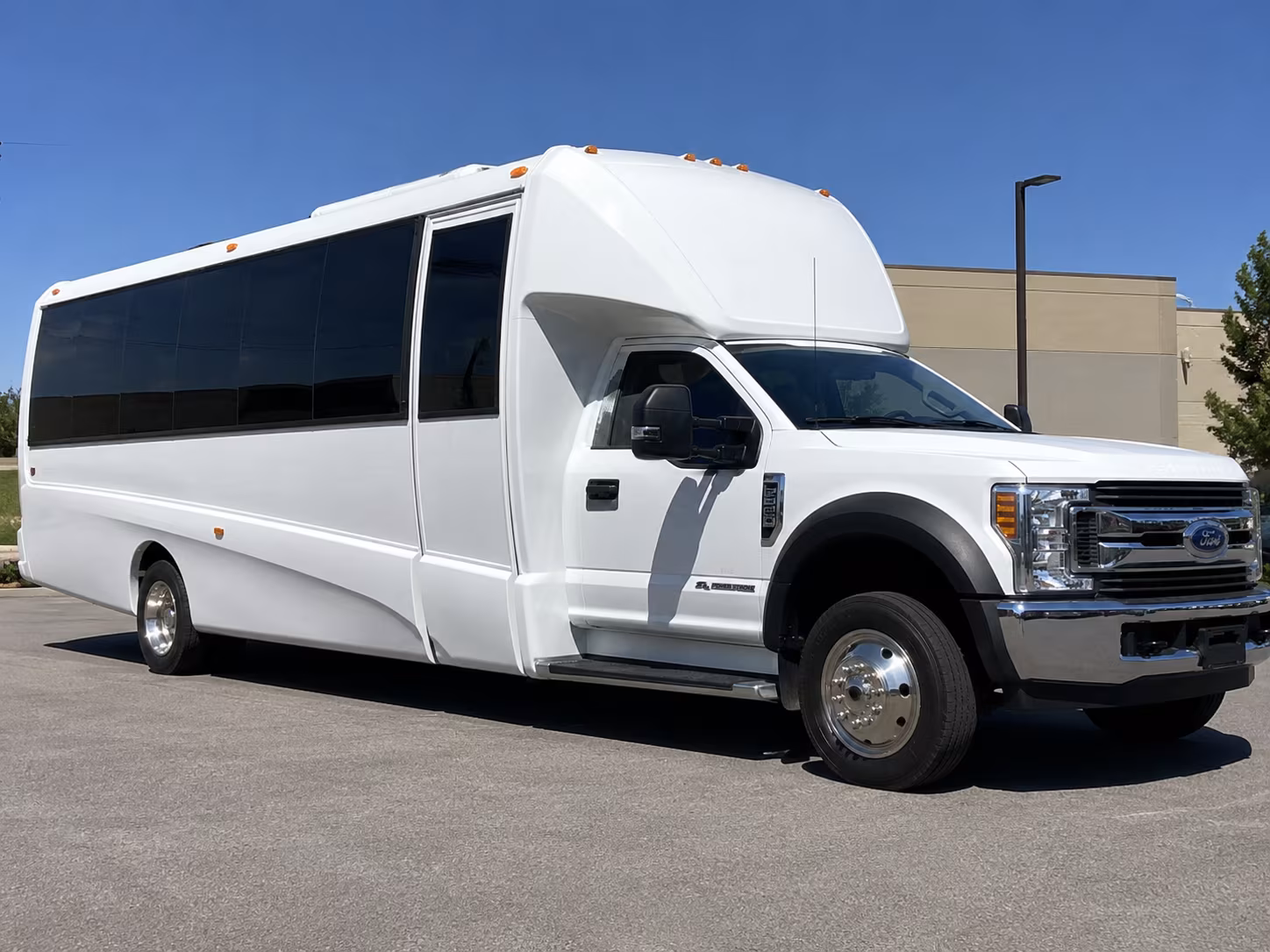 rent a minibus in broken arrow for prom night dinner and after party runs